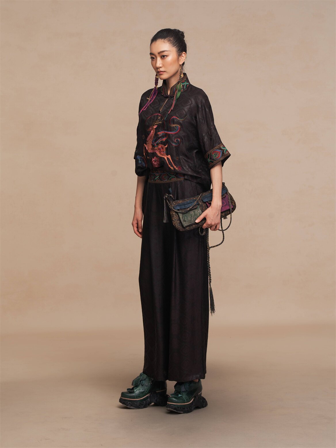 Luxury Dunhuang Nine-Colored Deer Silk Mandarin Collar Top-26ZW034F