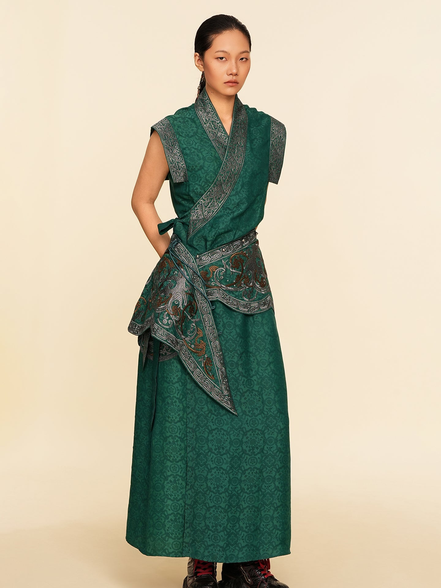 Goldwork Embroidered Sleeveless Robe Dress--25ZW92F