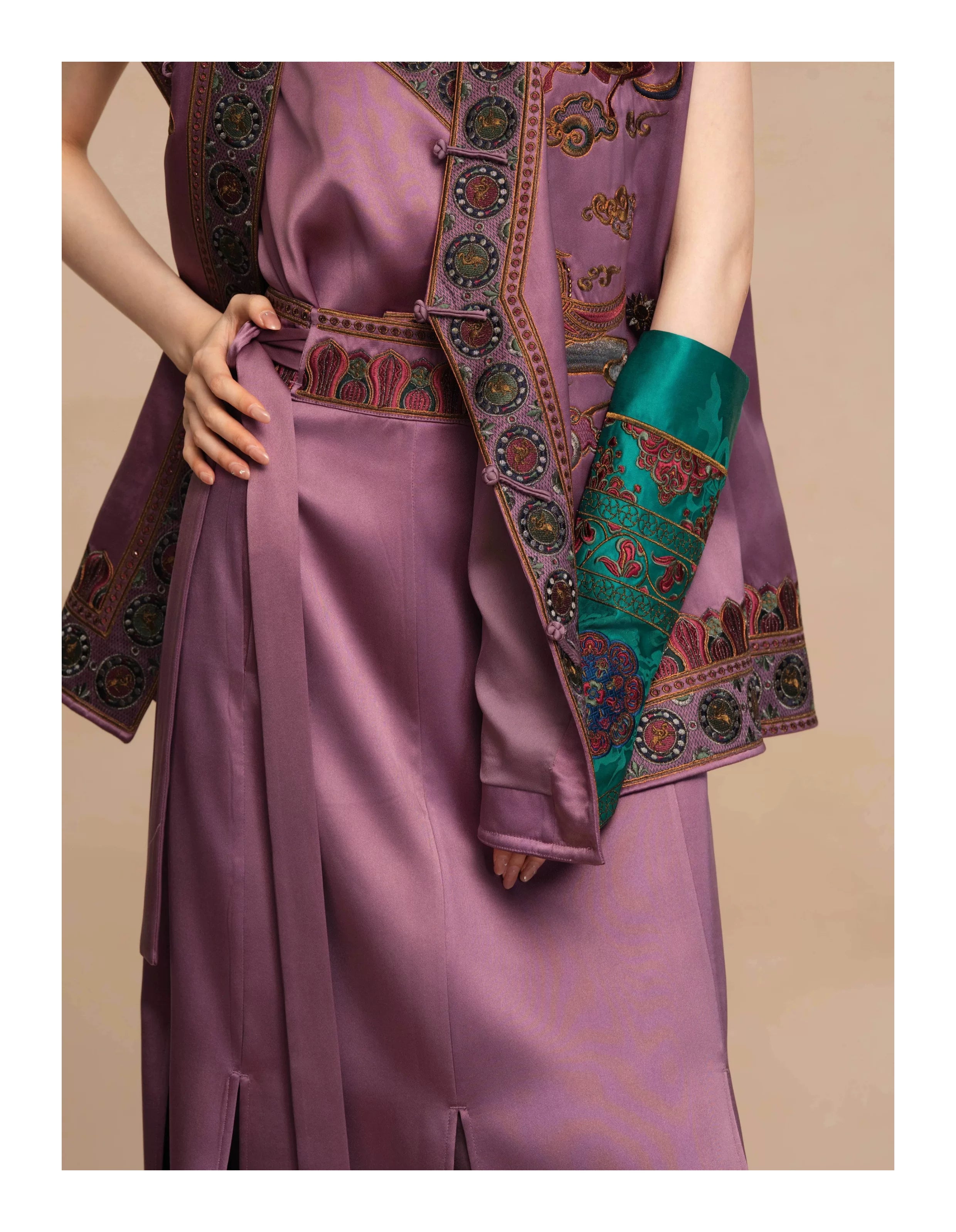 Luxury Dunhuang Pegasus Silk Longline Vest- 26ZMJ6323