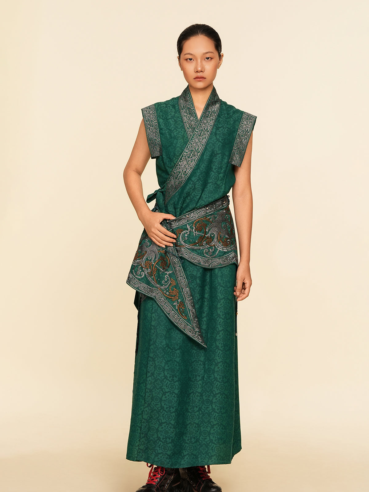 Goldwork Embroidered Sleeveless Robe Dress--25ZW92F