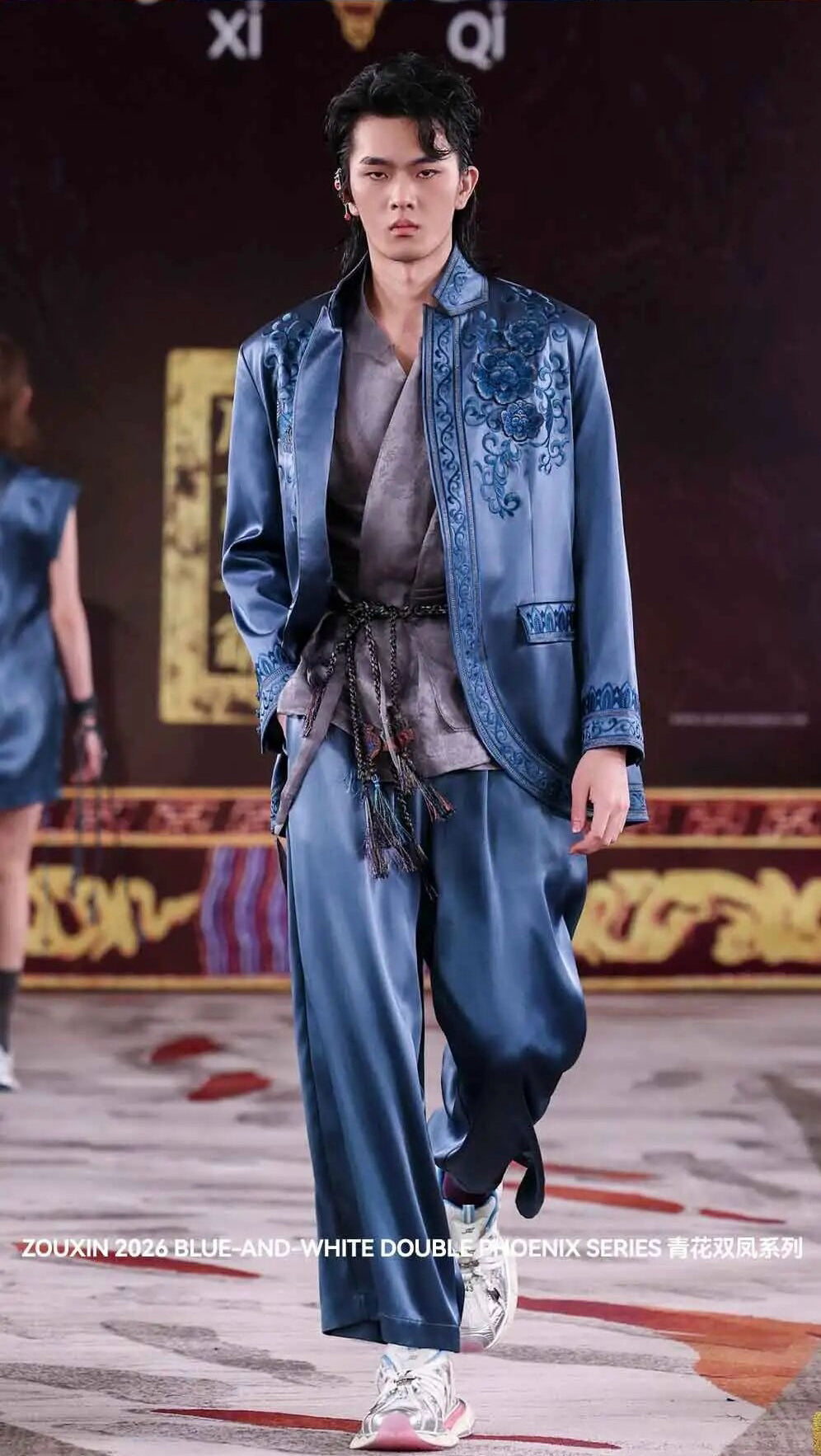 ZOUXIN 2026 Blue & White Double Phoenix Series: The Revival of Chinese Luxury Fashion