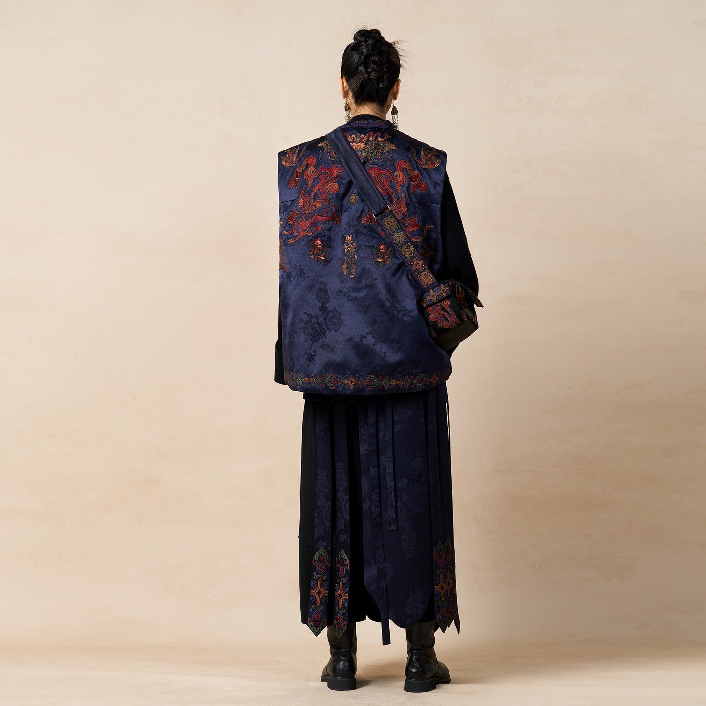 Luxury Gambiered Silk Down Vest - Dunhuang "Nine-Colored Deer" Hand-Embroidered Puffer