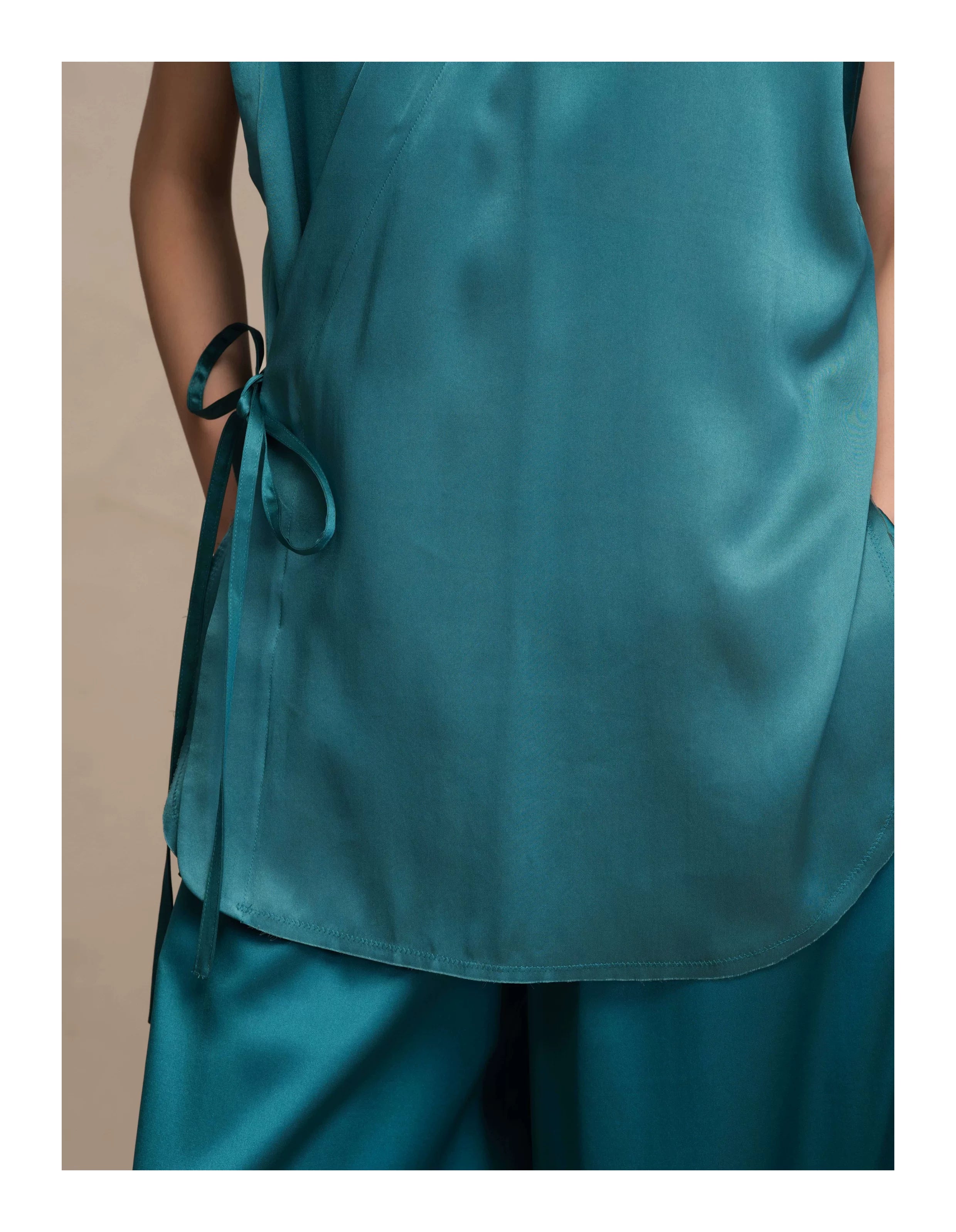 Luxury Heavy Silk Sleeveless Crossover Shirt- 26Y16701