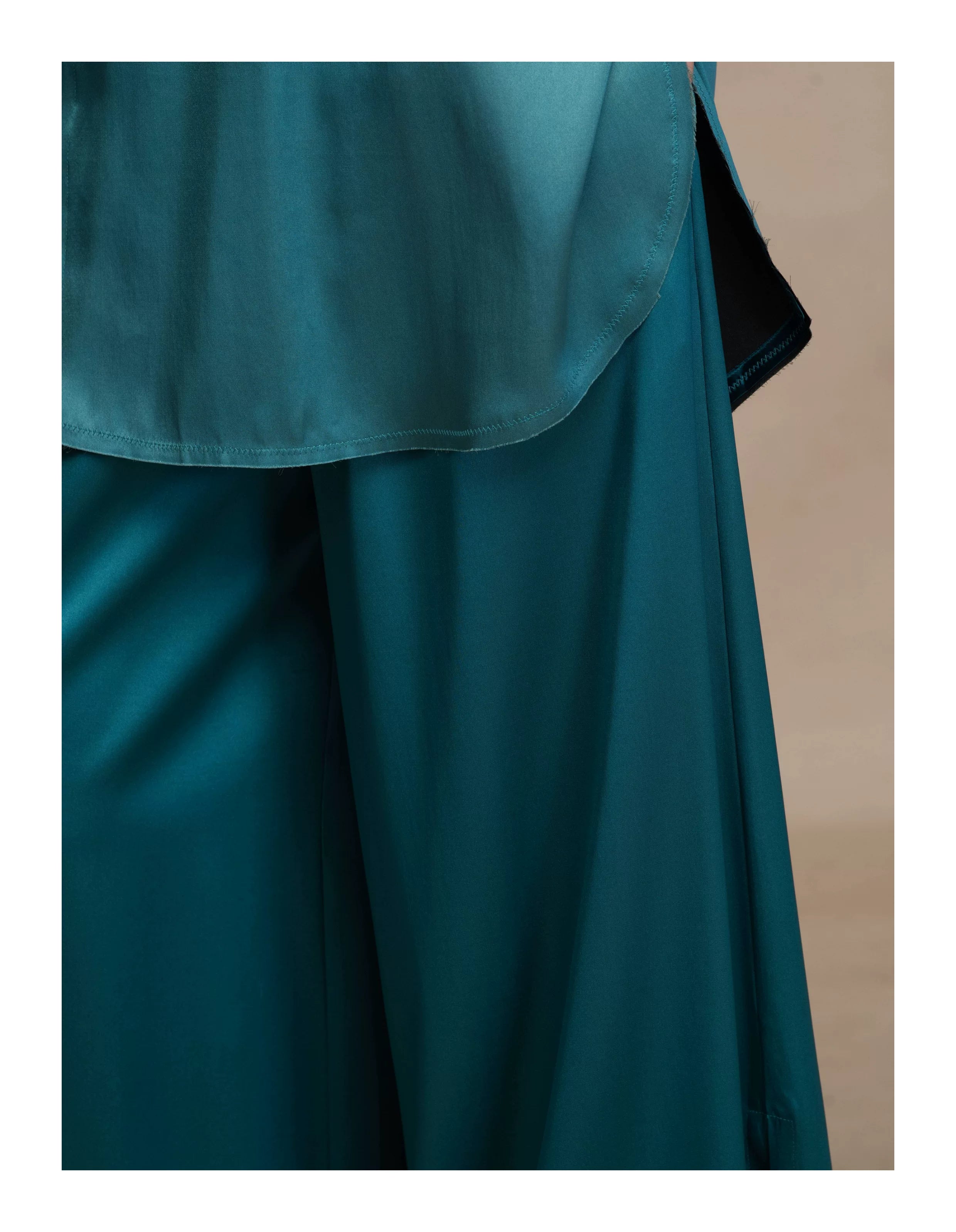 Luxury Heavy Silk Sleeveless Crossover Shirt- 26Y16701