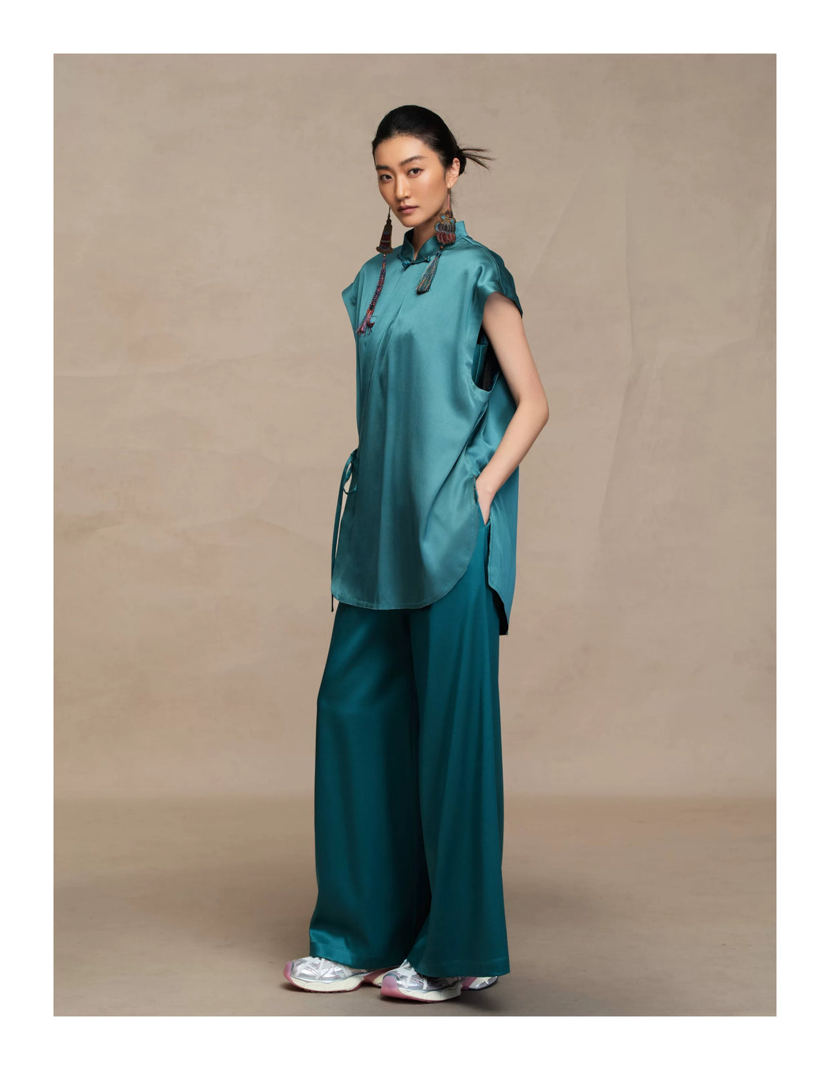 Luxury Heavy Silk Sleeveless Crossover Shirt- 26Y16701