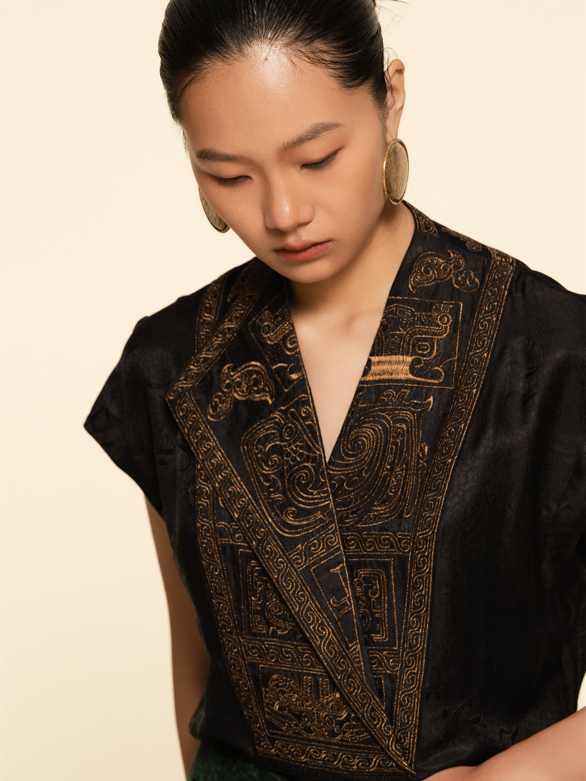 Luxury Asymmetric Embroidered Silk Top-25Y14301