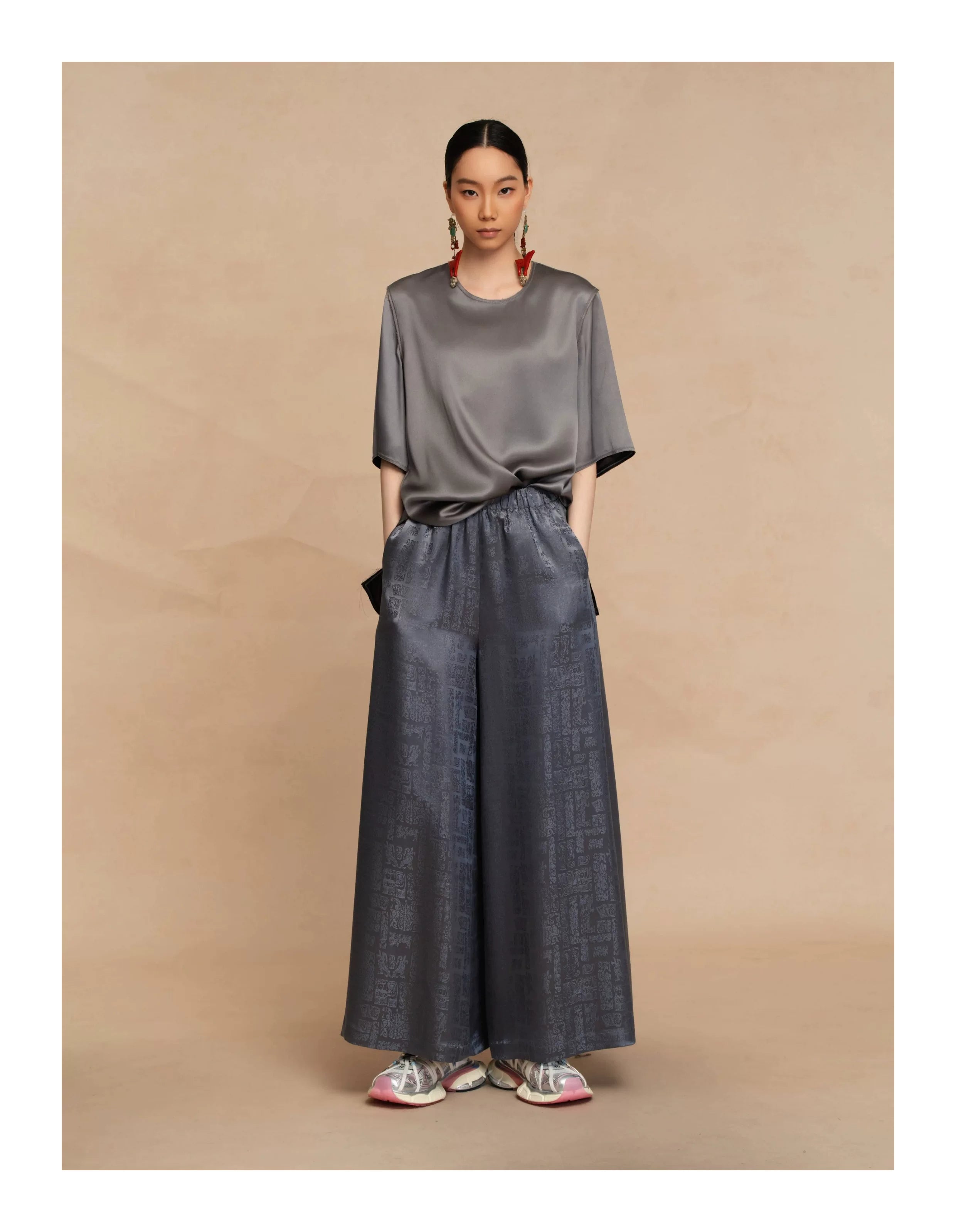 Luxury Silver Silk Sacred Beasts Pants-26Z26211829