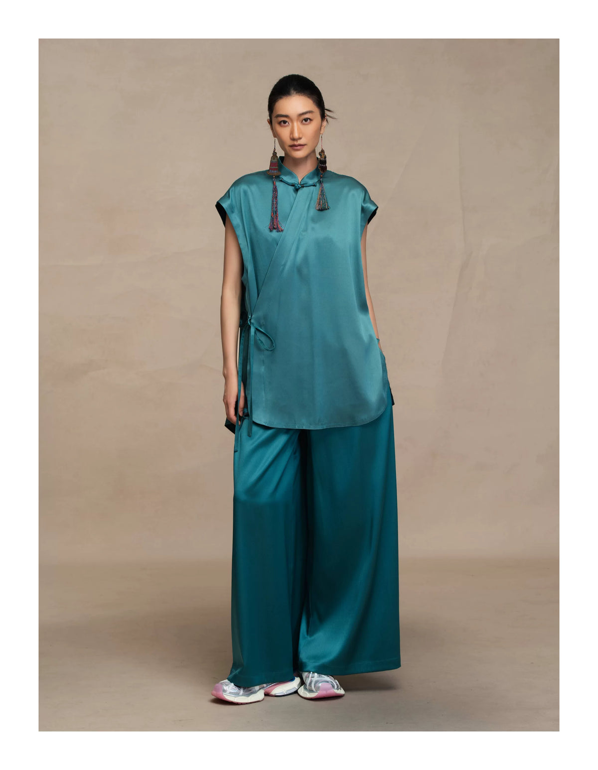 Luxury Heavy Silk Sleeveless Crossover Shirt- 26Y16701