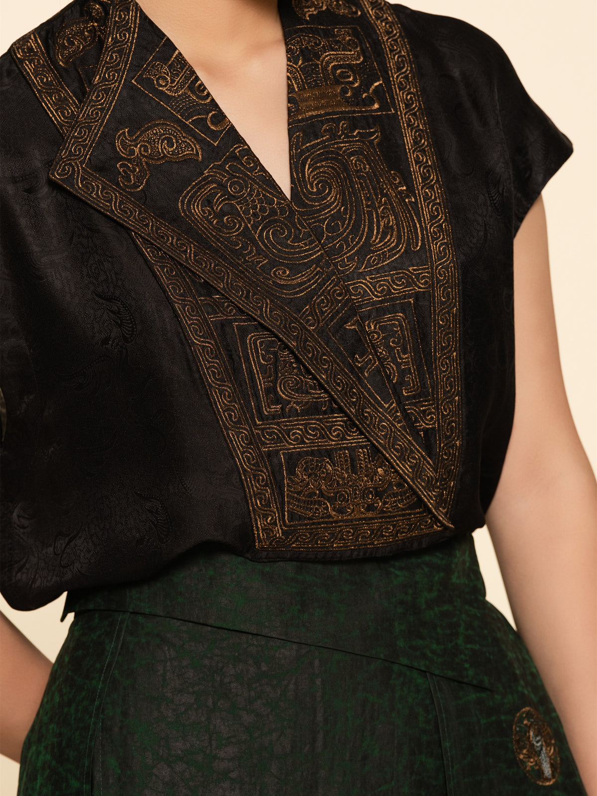 Luxury Asymmetric Embroidered Silk Top-25Y14301