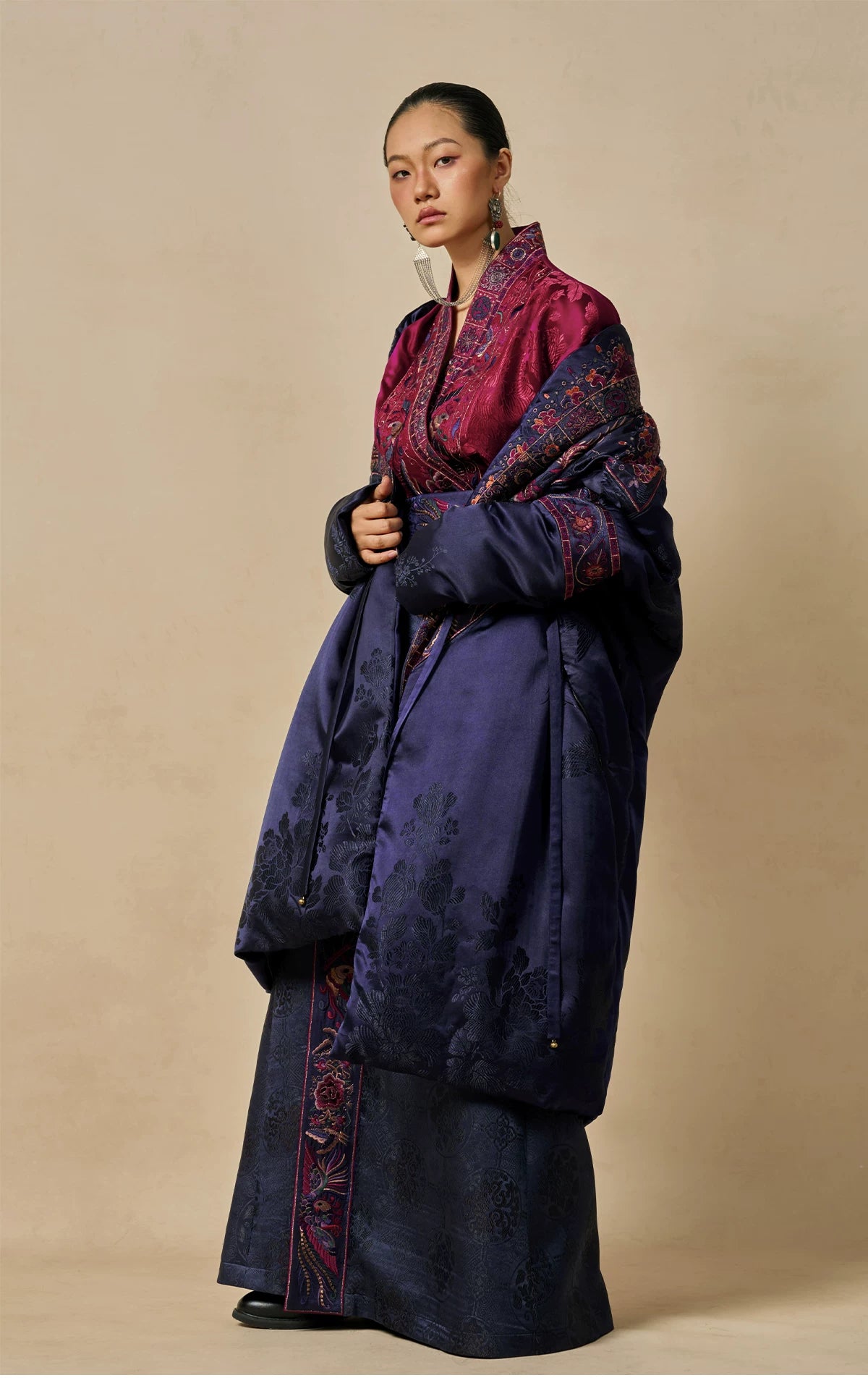 Luxury Black Phoenix Silk Down Puffer Coat-24ZX8079