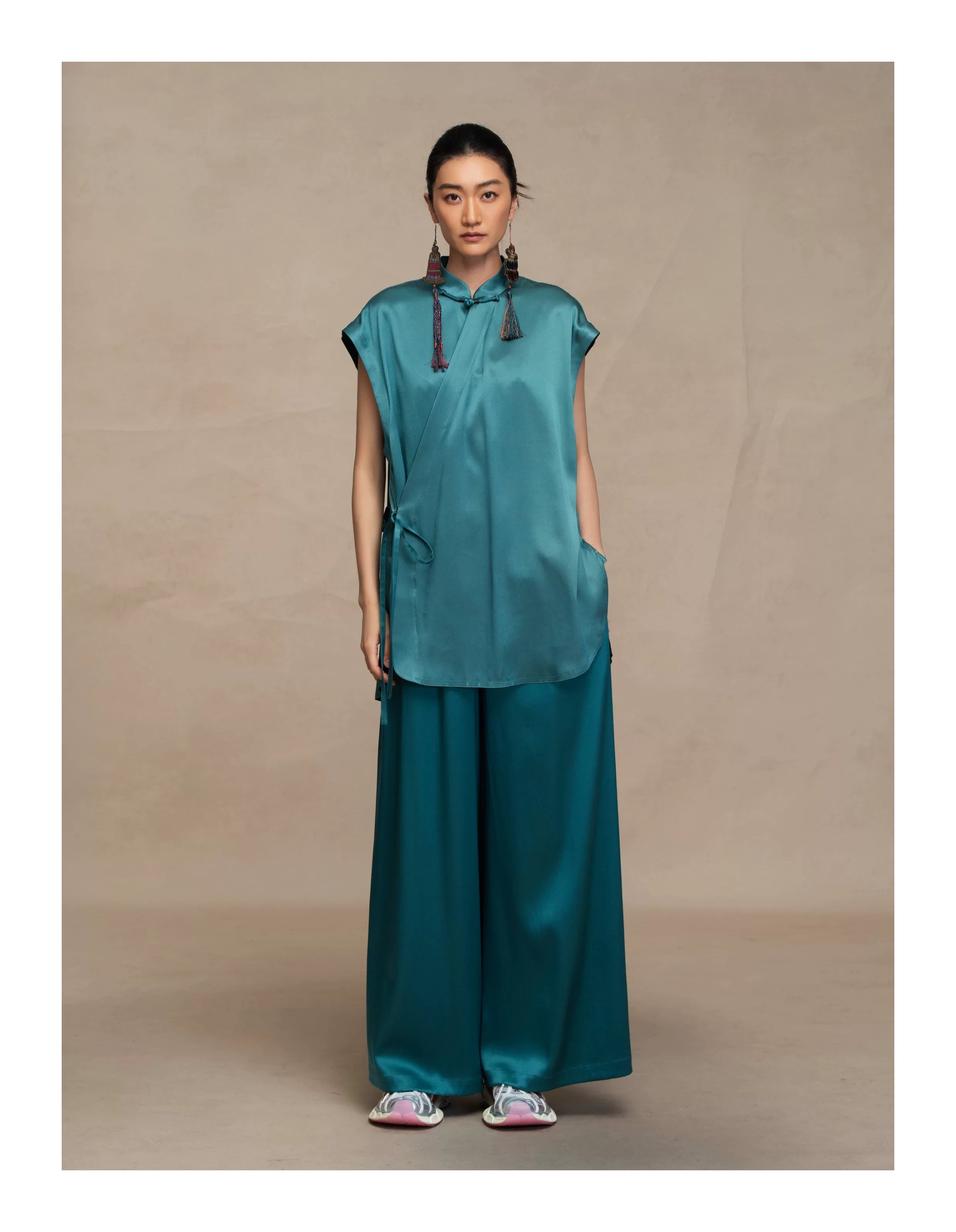 Luxury Heavy Silk Sleeveless Crossover Shirt- 26Y16701